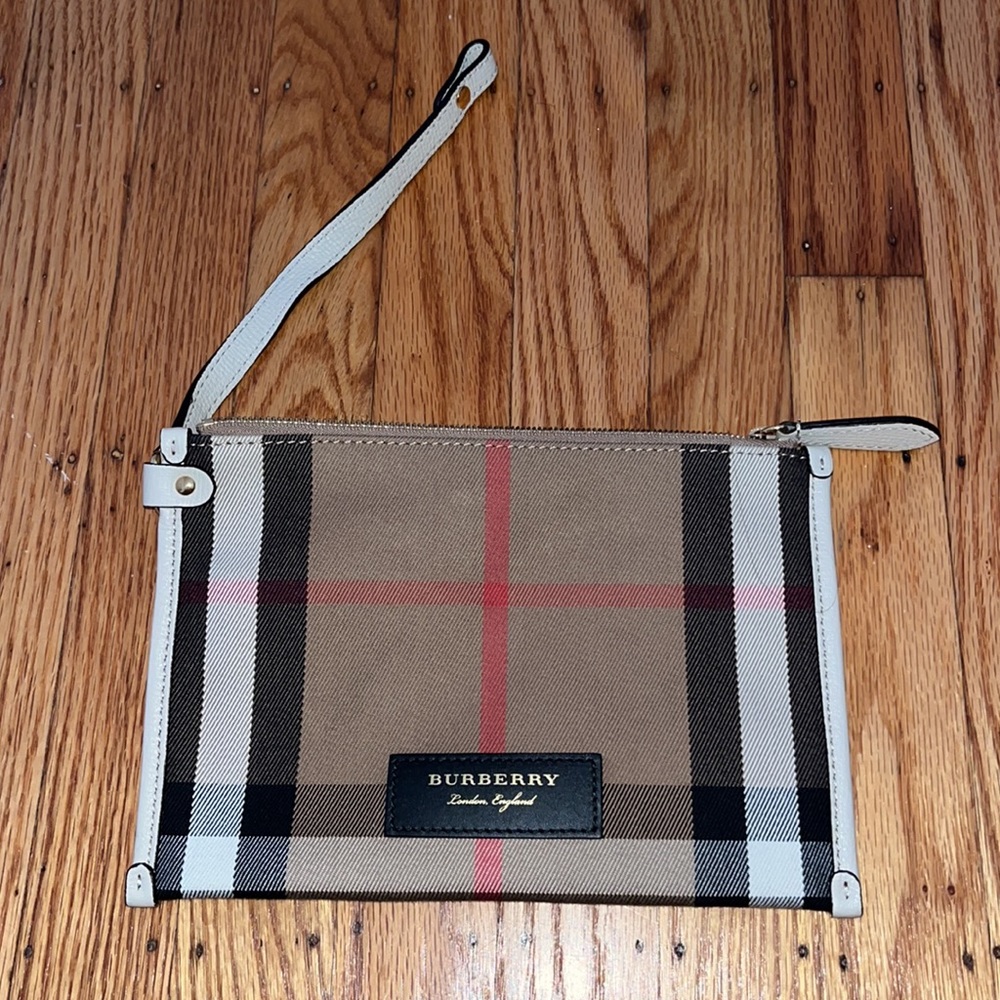 Burberry Pouch